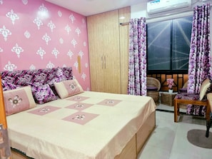 Deluxe Double Room, City View | Desk, laptop workspace, free WiFi