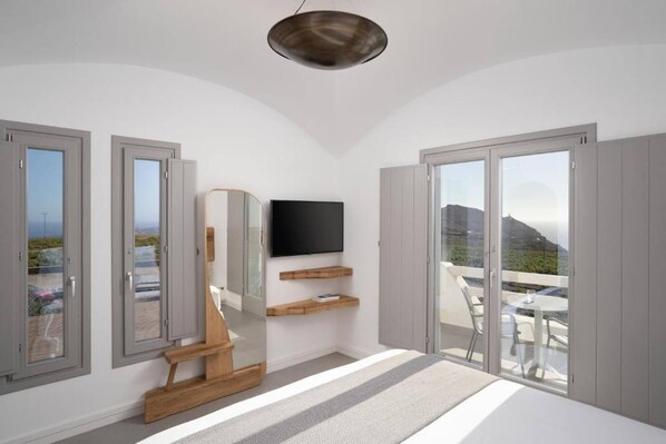 Room, 3 Bedrooms, Accessible, Smoking | Room amenity
