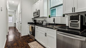 Private kitchen - Cozy 2 Bedroom Home near Downtown New Orleans (New Orleans)