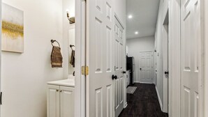 Bathroom - Cozy 2 Bedroom Home near Downtown New Orleans (New Orleans)