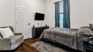 Room - Cozy 2 Bedroom Home near Downtown New Orleans (New Orleans)
