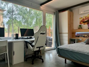 3 chambres, fer et planche à repasser, Wi-Fi, draps fournis
