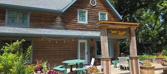 Sweet Haven 5 Bedroom Farmhouse Wildflower Meadow Trails Charming Stockholm