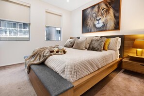 3 soverom, skrivebord, strykejern/-brett og wi-fi