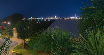 The Lookout Escape - Peak Perfection