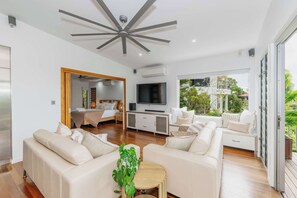 3 bedrooms, iron/ironing board, travel cot, WiFi