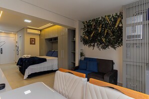 1 soveværelse, skrivebord, strygejern/strygebræt, weekendseng