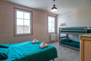 3 bedrooms, free WiFi, bed sheets