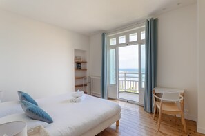 5 bedrooms, iron/ironing board, free WiFi, bed sheets