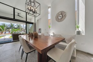Dining - Beautiful Private Modern 5 bedroom house with ocean views and 2 pools! (Isla Mujeres)