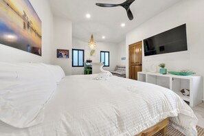 5 bedrooms, in-room safe, desk, iron/ironing board - Beautiful Private Modern 5 bedroom house with ocean views and 2 pools! (Isla Mujeres)