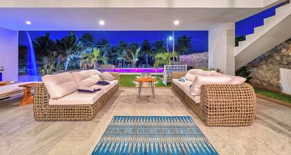 Beautiful Private Modern 5 bedroom house with ocean views and 2 pools!