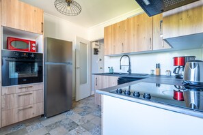 Fridge, microwave, oven, dishwasher