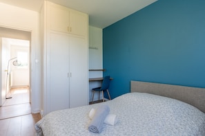 4 chambres, fer et planche à repasser, Wi-Fi gratuit, draps fournis