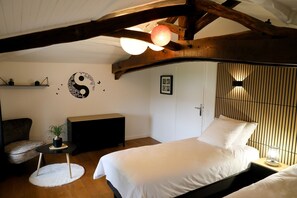3 bedrooms, iron/ironing board, travel cot, WiFi