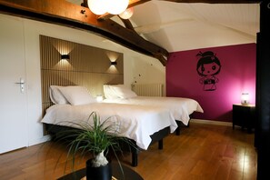 3 bedrooms, iron/ironing board, travel crib, WiFi