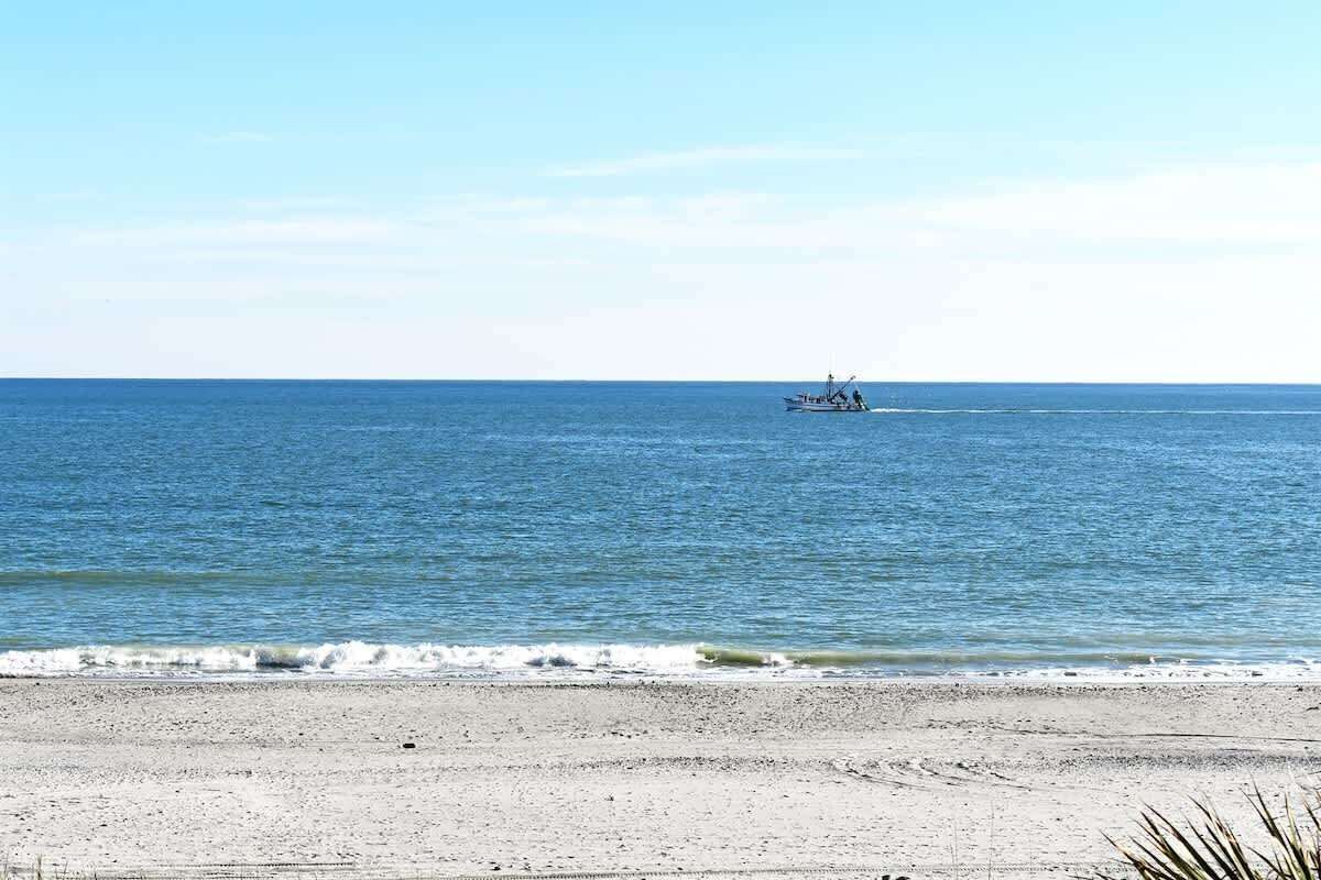 靠近海滩