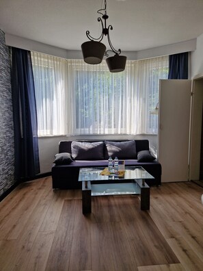 Comfort Suite, 1 Double Bed, Park View | Free WiFi, bed sheets
