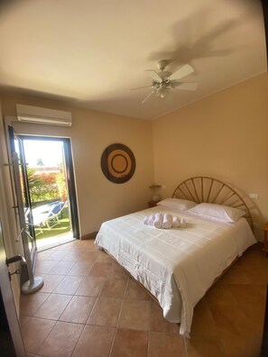 2 bedrooms, bed sheets