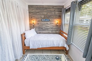 1 bedroom, desk, iron/ironing board, free WiFi - NEW Large 1BR  at The Golf Colony at Baytree, Pool (Myrtle Beach)