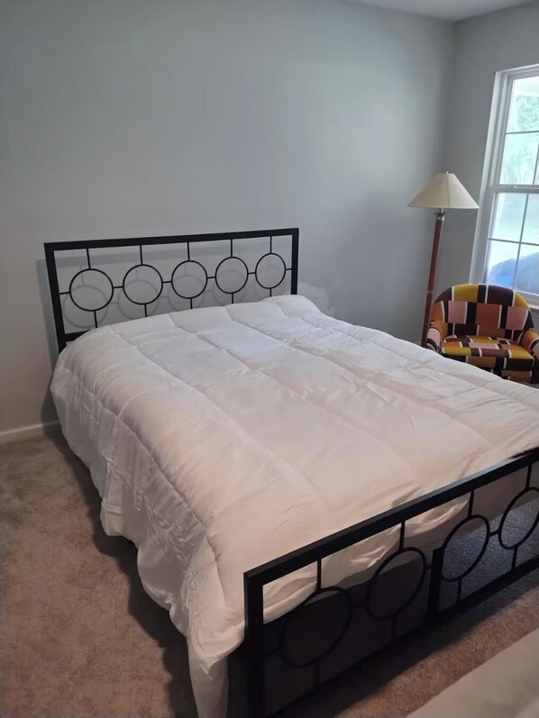 2 bedrooms, iron/ironing board, WiFi, bed sheets