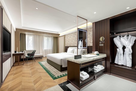 Standard Room, 1 King Bed