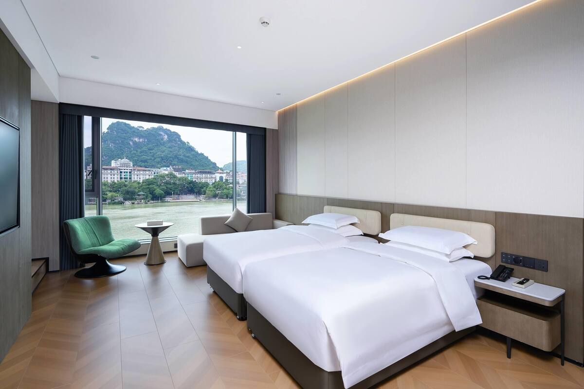 Deluxe Room, 2 Single Beds, River View