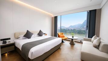 Room, 1 King Bed, River View