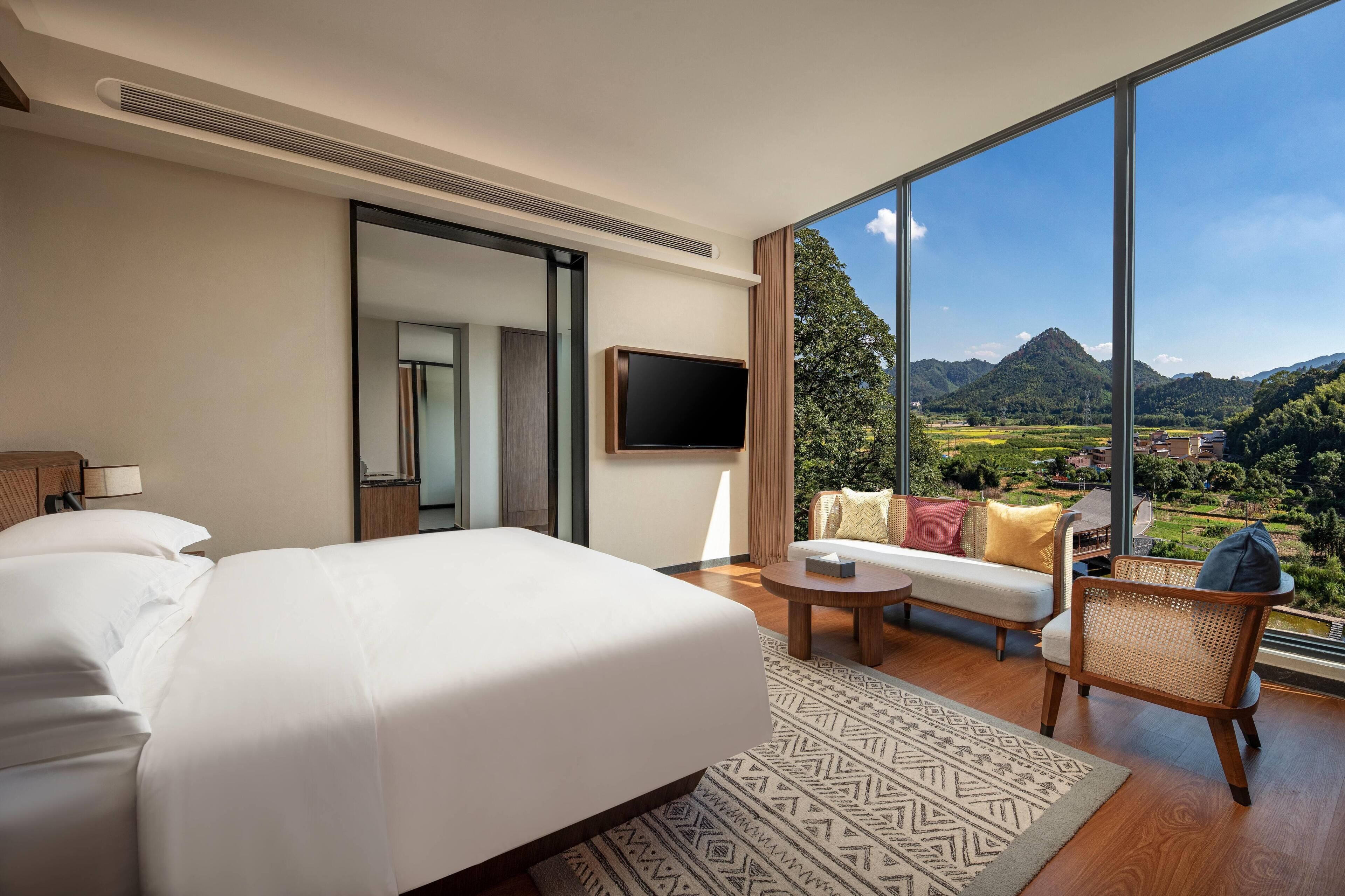 Suite, Multiple Beds (Yaoshan)