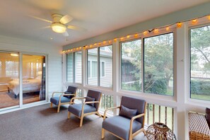 3 bedrooms, internet, bed sheets