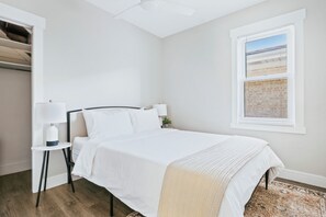 Iron/ironing board, WiFi, bed sheets