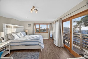 4 bedrooms, desk, iron/ironing board, travel crib