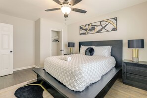 2 bedrooms, iron/ironing board, Internet, bed sheets - Piedmont Heights HQ 6 Mi to Mercedes-Benz Stadium! (Atlanta)