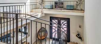 Play, Swim & Unwind: Luxe Los Angeles Oasis!