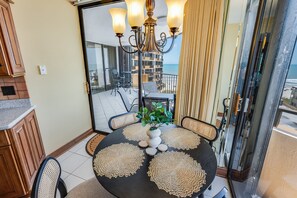 Dining - Oceanview Remodeled, New, Private Maisons Sur Mer! (Myrtle Beach)