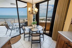 Dining - Oceanview Remodeled, New, Private Maisons Sur Mer! (Myrtle Beach)