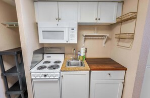 Fridge, microwave, stovetop, dishwasher - New Direct Oceanfront at Sandcastle South | Pools! (Myrtle Beach)