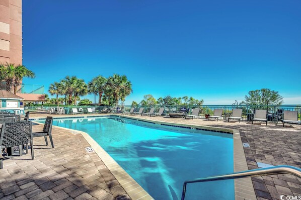 Piscina interna, piscina aquecida