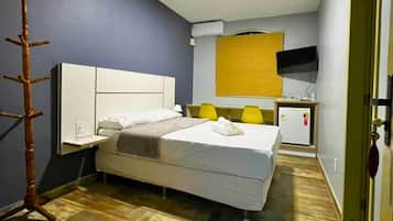 Chambre Confort Double ou avec lits jumeaux, 1 chambre | Espace de travail pour ordinateur portable, Wi-Fi gratuit