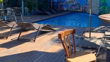 Smart TV 31-inci dengan saluran TV digital