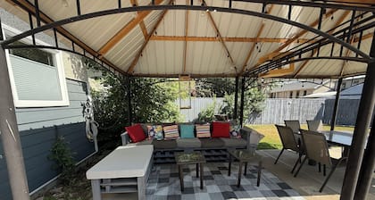 Sunny Southern Alberta Oasis