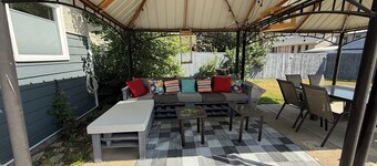 Sunny Southern Alberta Oasis
