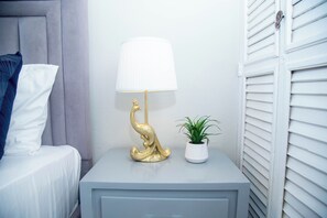 2 bedrooms, in-room safe, desk, iron/ironing board