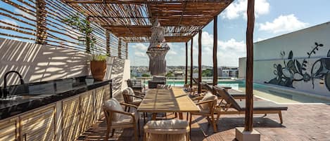 Outdoor dining