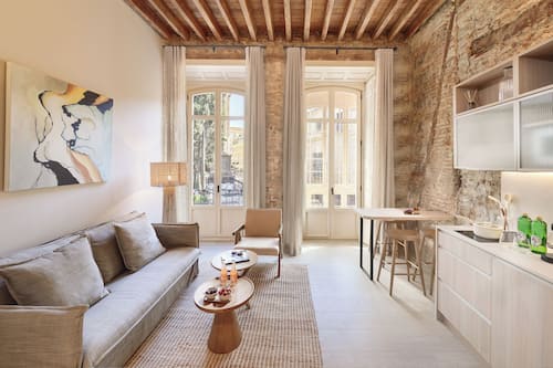 Deluxe One Bedroom Apartment with balcony and Cathedral view - Disability Access | Living room