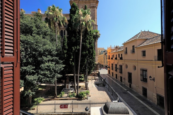 Deluxe Studio with Cathedral view | Vista città