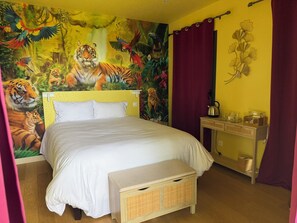3 bedrooms, bed sheets