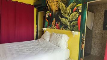 2 bedrooms, bed sheets
