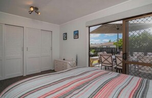 4 bedrooms, iron/ironing board, free WiFi