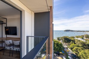 Basic Apartment | Interior - Studios in a Seaside Building, Close to Beto Carreiro at Penha Spot - Psob (Penha)